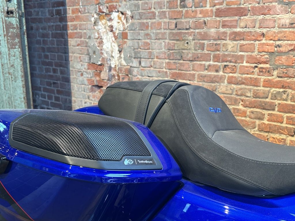 Tour CVO TOURING STREET GLIDE  Tour CVO TOURING STREET GLIDE