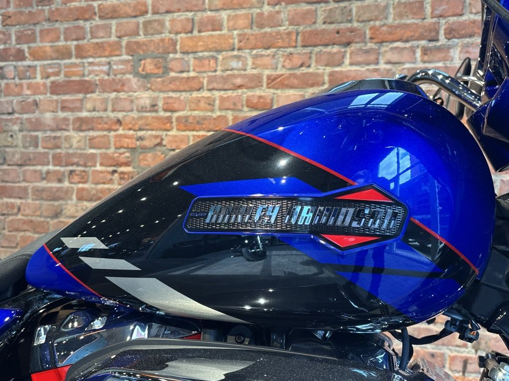 Tour CVO TOURING STREET GLIDE  Tour CVO TOURING STREET GLIDE