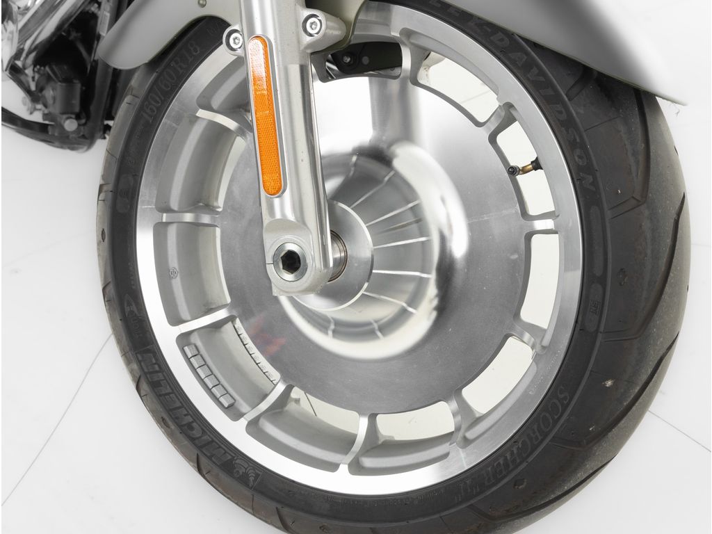 FLFBS Fat Boy 114 Solid Colour  FLFBS Fat Boy 114 Solid Colour