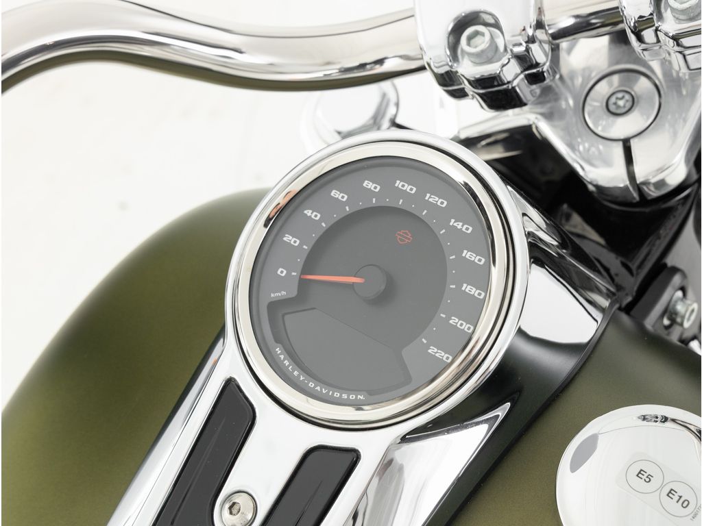 FLFBS Fat Boy 114 Solid Colour  FLFBS Fat Boy 114 Solid Colour