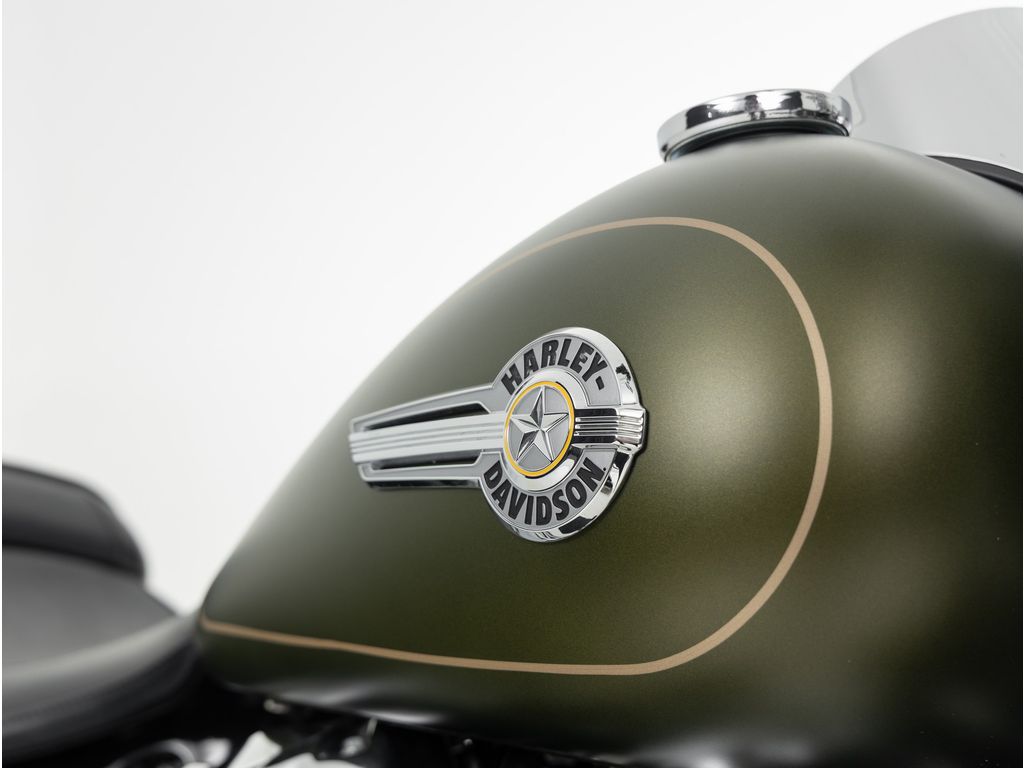 FLFBS Fat Boy 114 Solid Colour  FLFBS Fat Boy 114 Solid Colour