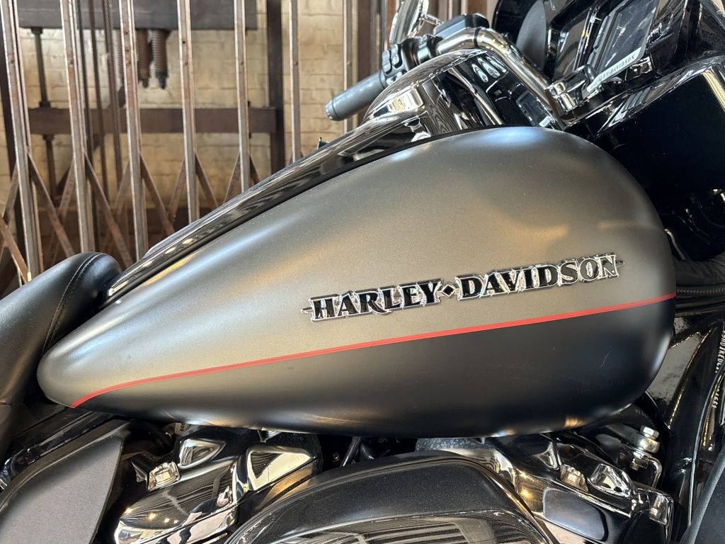 TOURING ULTRA LIMITED FLHTK  TOURING ULTRA LIMITED FLHTK