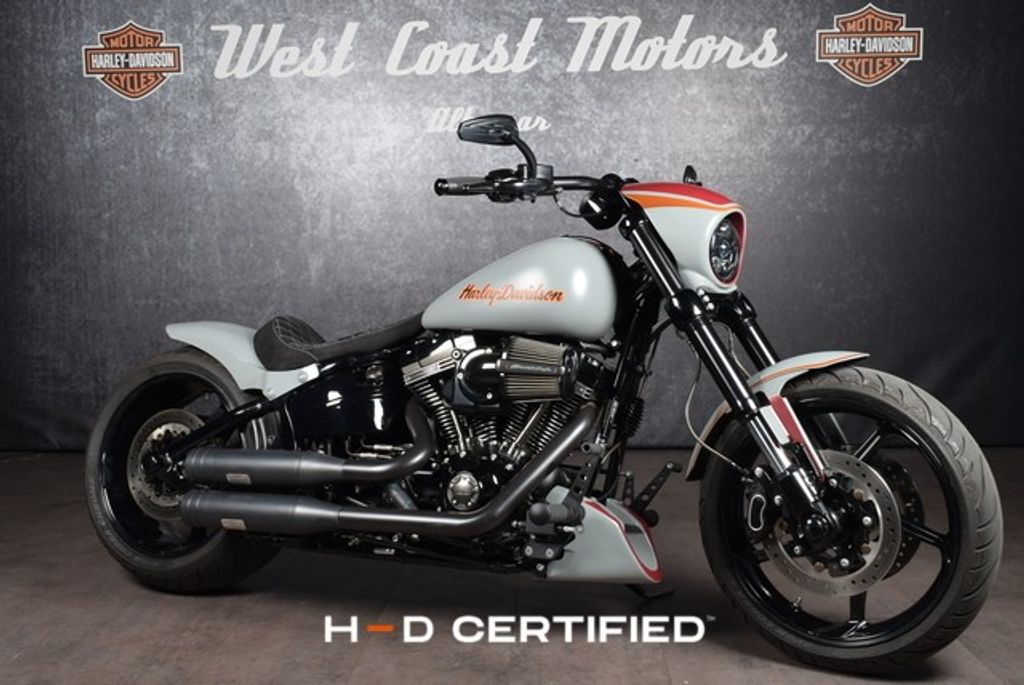  FXSE Pro Street Breakout Thunderbike Special
