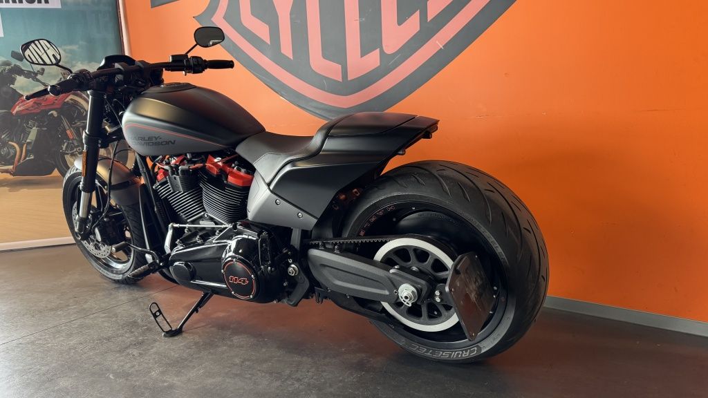 Cruiser FXDR  Cruiser FXDR