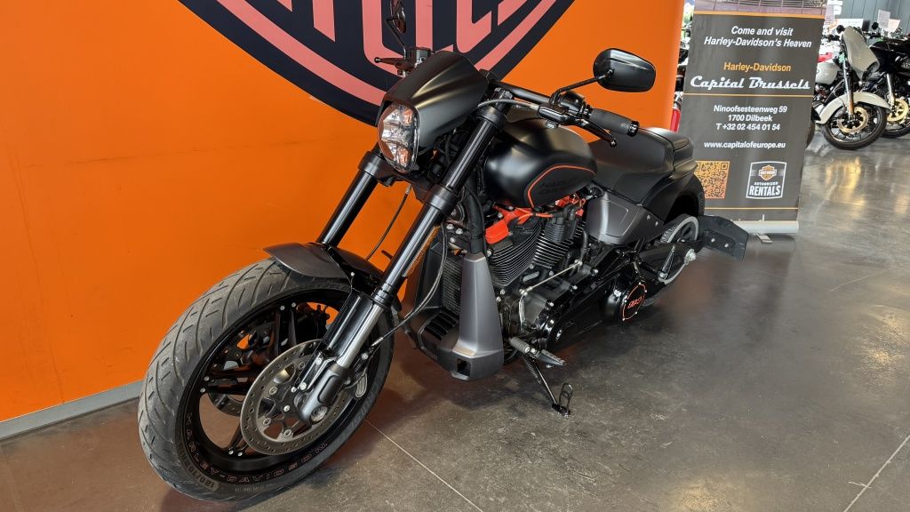 Cruiser FXDR  Cruiser FXDR