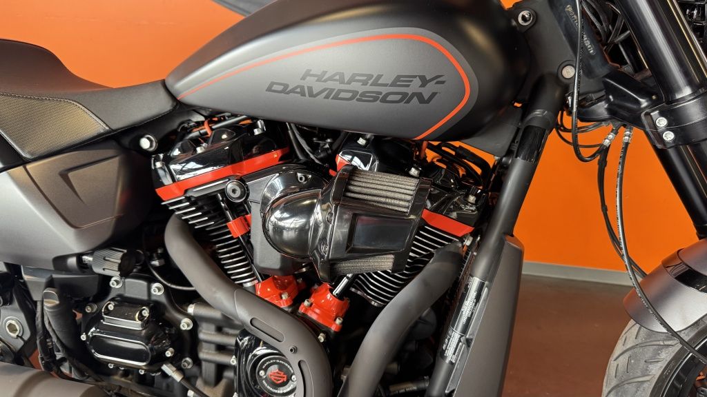 Cruiser FXDR  Cruiser FXDR