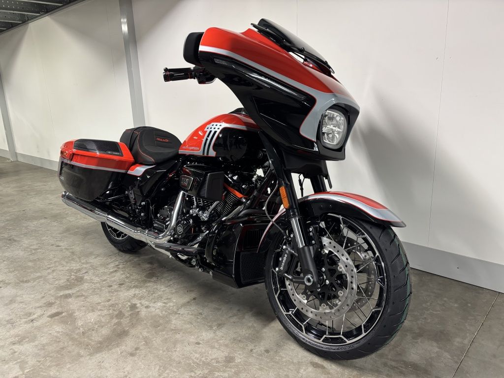 TOURING FLHXSE CVO STREET GLIDE  TOURING FLHXSE CVO STREET GLIDE