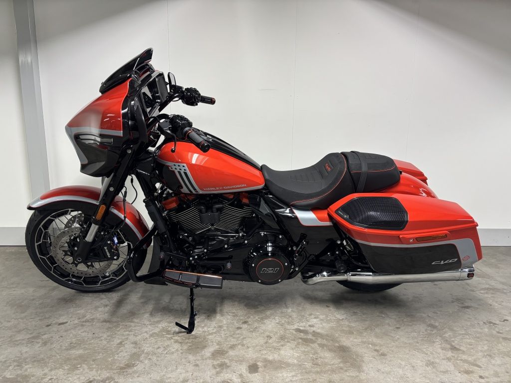 TOURING FLHXSE CVO STREET GLIDE  TOURING FLHXSE CVO STREET GLIDE
