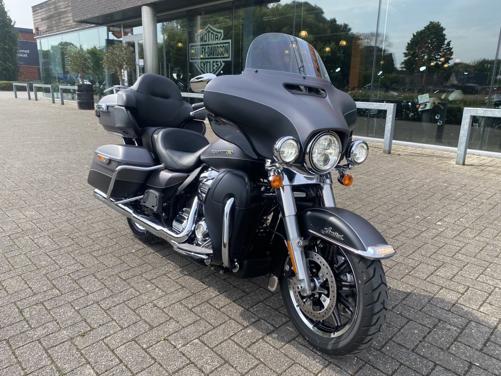 Ultra Limited met slechts 3844km  Ultra Limited met slechts 3844km