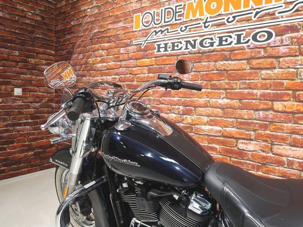 FLDE Softail de Luxe 107  FLDE Softail de Luxe 107