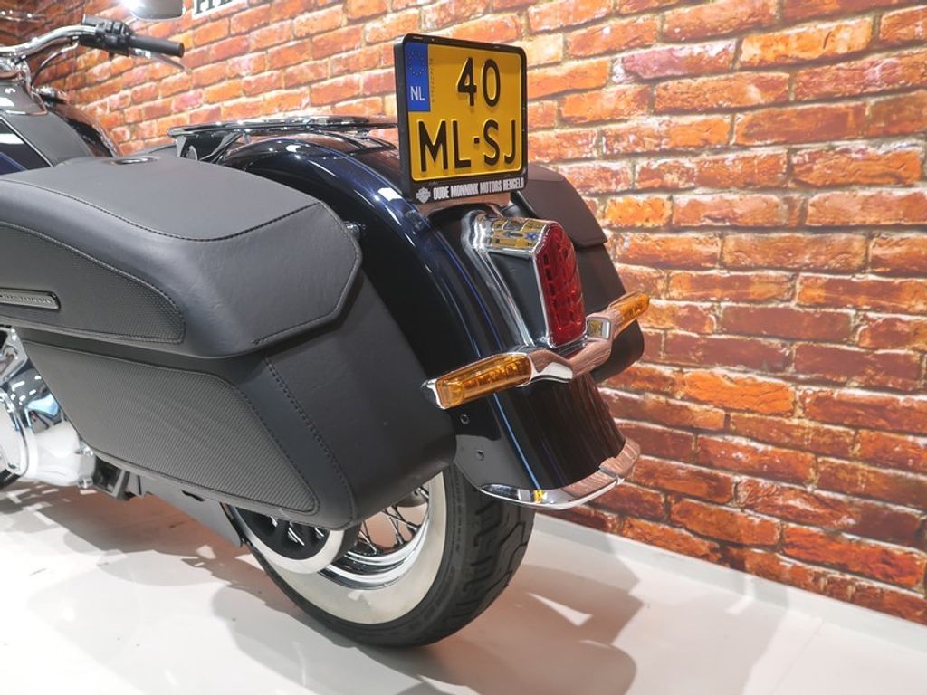 FLDE Softail de Luxe 107  FLDE Softail de Luxe 107