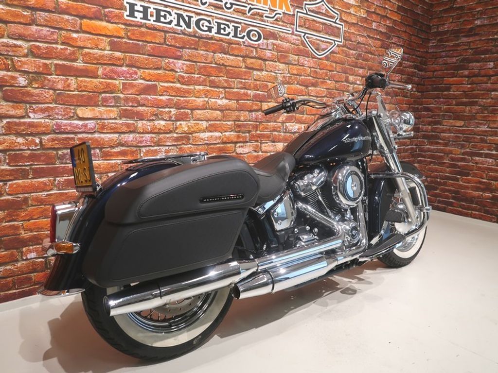 FLDE Softail de Luxe 107  FLDE Softail de Luxe 107