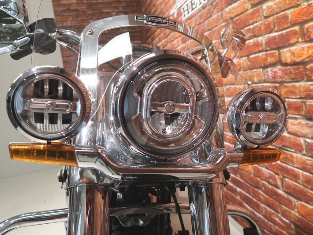 FLDE Softail de Luxe 107  FLDE Softail de Luxe 107