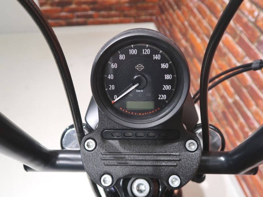 XL 883 N Iron Sportster  XL 883 N Iron Sportster