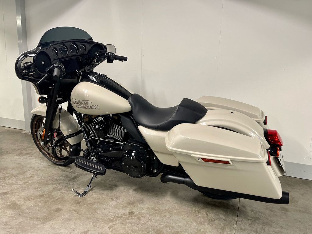 Tour TOURING FLHXST STREET GLIDE ST  Tour TOURING FLHXST STREET GLIDE ST
