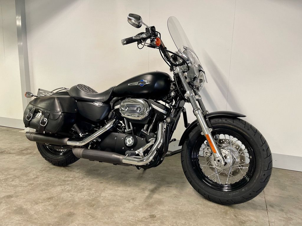 Cruiser SPORTSTER XL1200CB LIMITED MET REGELBARE UITLAAT  Cruiser SPORTSTER XL1200CB LIMITED MET REGELBARE UITLAAT