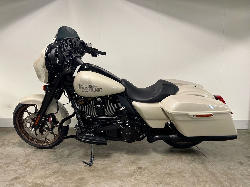 Tour TOURING FLHXST STREET GLIDE ST  Tour TOURING FLHXST STREET GLIDE ST