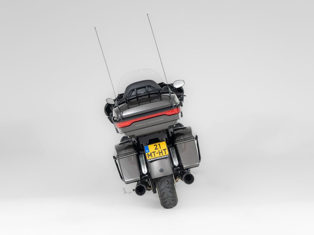 FLHTK Ultra Limited Vivid Black/Blacked out  FLHTK Ultra Limited Vivid Black/Blacked out