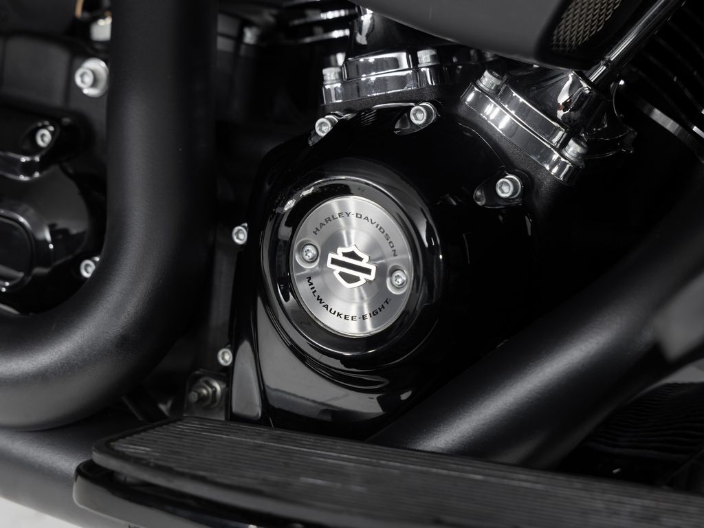 FLHTK Ultra Limited Vivid Black/Blacked out  FLHTK Ultra Limited Vivid Black/Blacked out