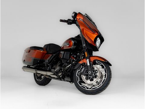 FLHXSE CVO Street Glide Gunslinger Wiskey