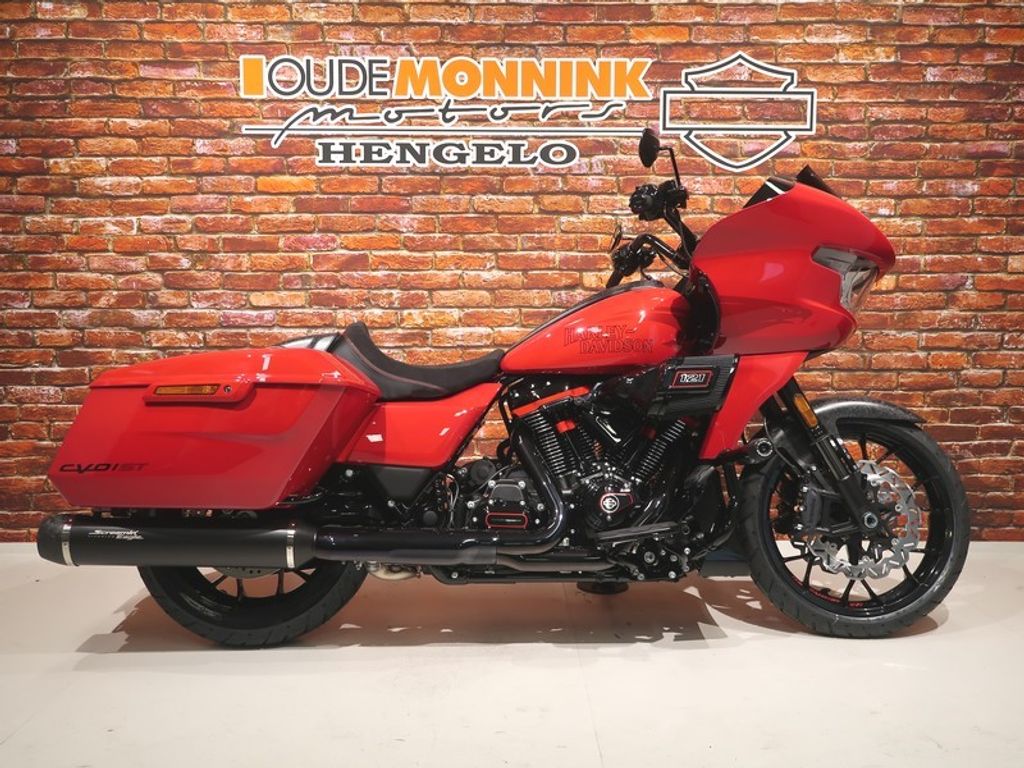  FLTRXSTSE Road Glide ST121 CVO