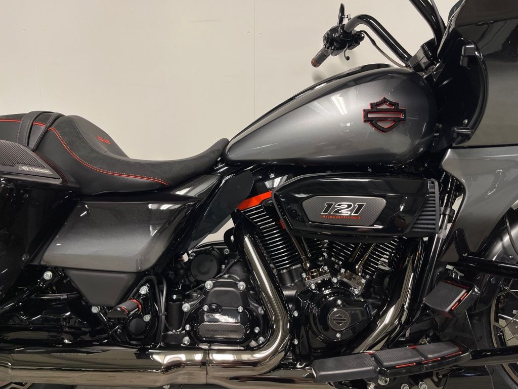 TOURING FLTRXSE CVO ROAD GLIDE  TOURING FLTRXSE CVO ROAD GLIDE