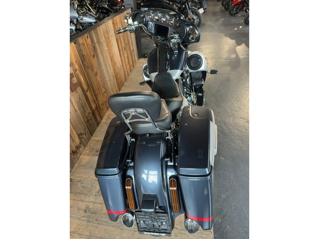 STREET GLIDE CVO 117 TOURING  STREET GLIDE CVO 117 TOURING