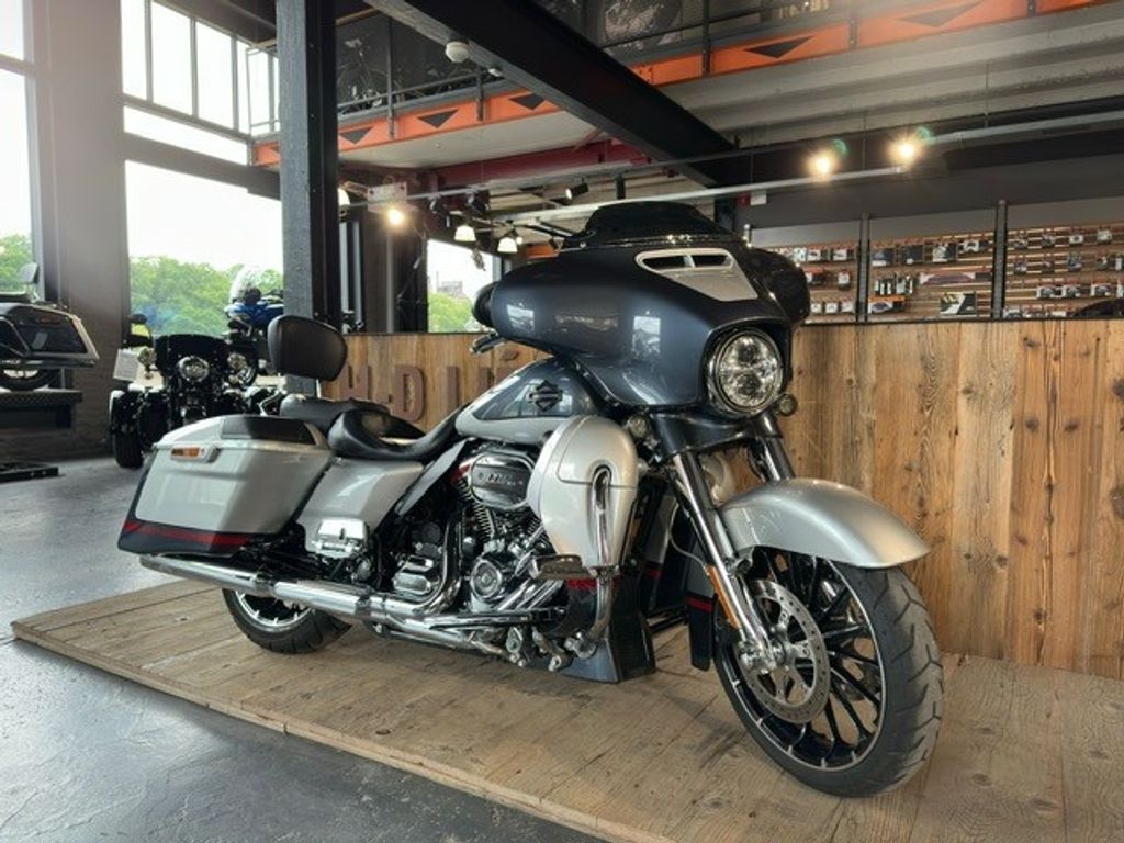 STREET GLIDE CVO 117 TOURING  STREET GLIDE CVO 117 TOURING