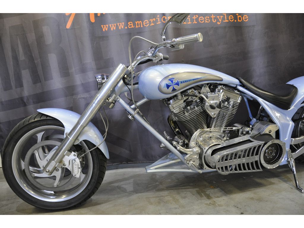 Chopper SOFTAIL FLST CUSTOM BIKE  Chopper SOFTAIL FLST CUSTOM BIKE