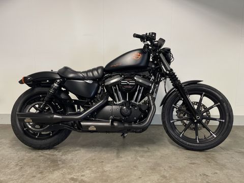  SPORTSTER XL883N IRON Met elektronisch regelbare uitlaat