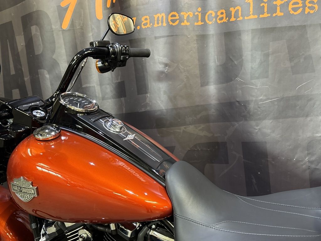 Touring Touring Road King Special FLHRXS  Touring Touring Road King Special FLHRXS