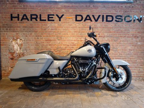  Touring FLHRX Road King Special