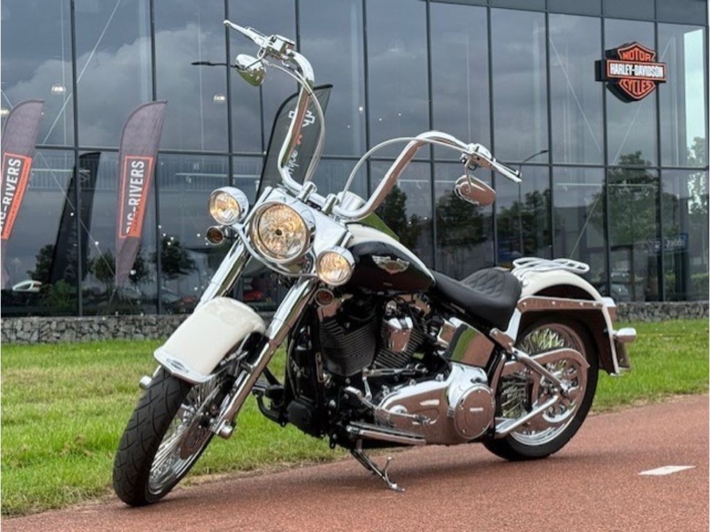  Softail Deluxe