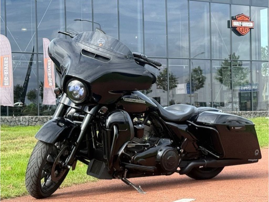 FLHXS Street Glide Special Vivid Black